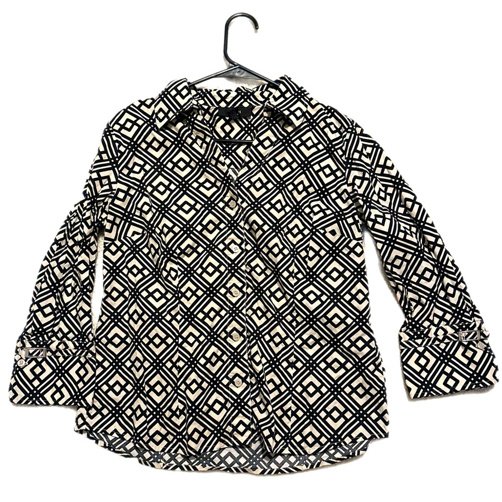 Petite size 10 Alfani blouse/black and cream geometric pattern